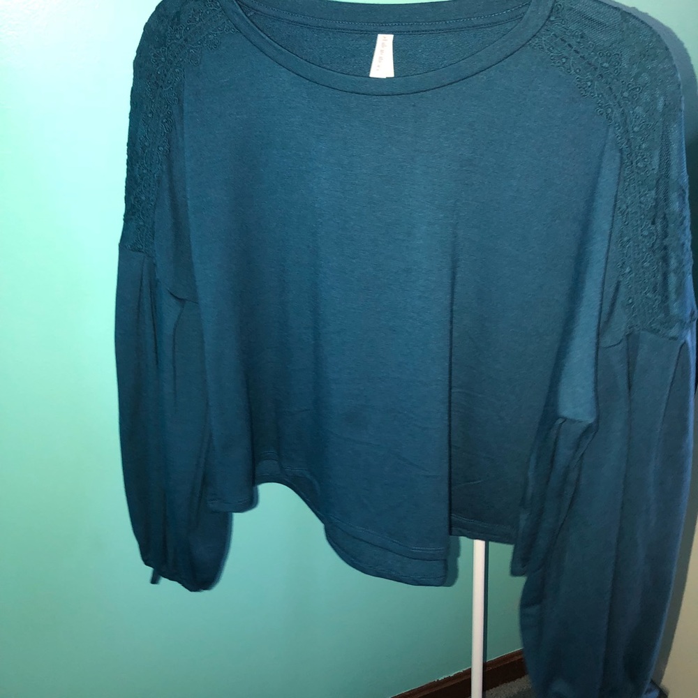 Teal puffed sleeved sweater